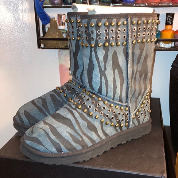 LIMITED EDITION AND RARE JIMMY CHOO UGGS - Picture 3 of 8